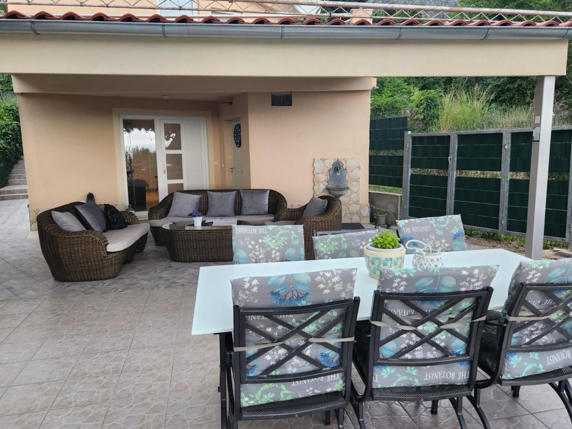 Holiday Home Rupotina With A Large Yard, Pool And A Beautiful View Solin Exterior foto