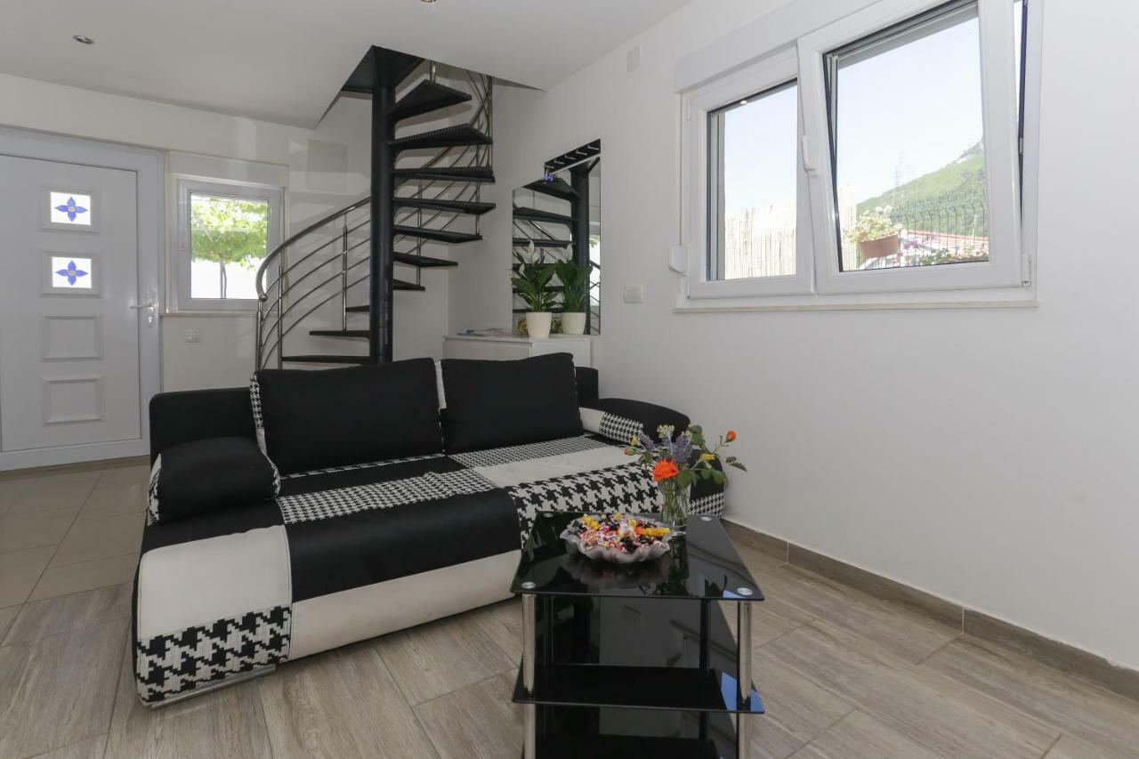 Holiday Home Rupotina With A Large Yard, Pool And A Beautiful View Solin Exterior foto